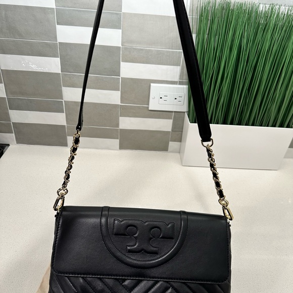 TORY BURCH Alexa Clutch (Black) w/ Gold Chain Strap - Picture 5 of 7